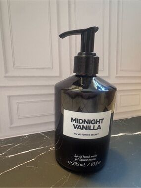 Victoria's Secret Midnight Vanilla Hand Soap - Black